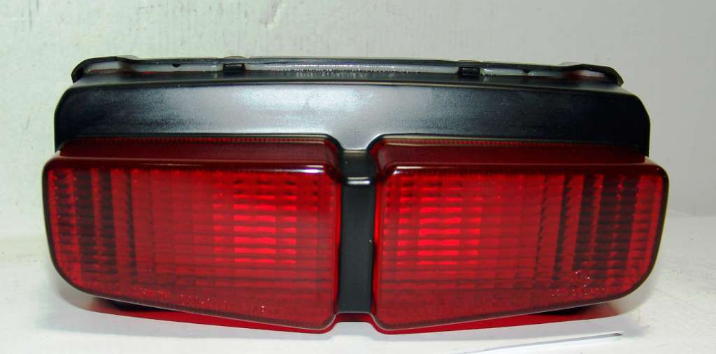 FANALI POSTERIORI MOTO: FARO FANALE POSTERIORE TAILLIGHT MOTO YAMAHA FAZER  600 ANNO 1998 2001