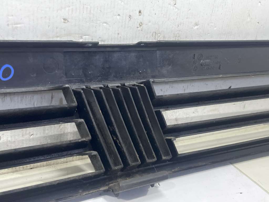 GRILLE DE MASQUE DE RADIATEUR AVANT ORIGINE FIAT PANDA PREMIÈRE SÉRIE 141 1998 COD 1827760 (HK420)