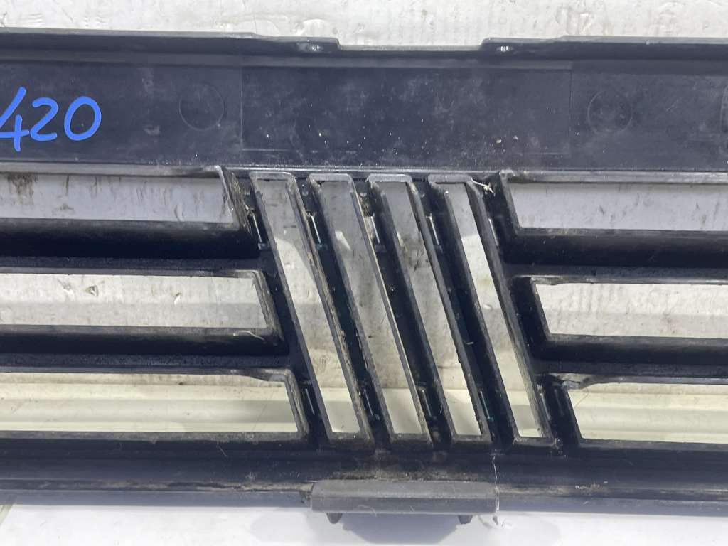 GRILLE DE MASQUE DE RADIATEUR AVANT ORIGINE FIAT PANDA PREMIÈRE SÉRIE 141 1998 COD 1827760 (HK420)