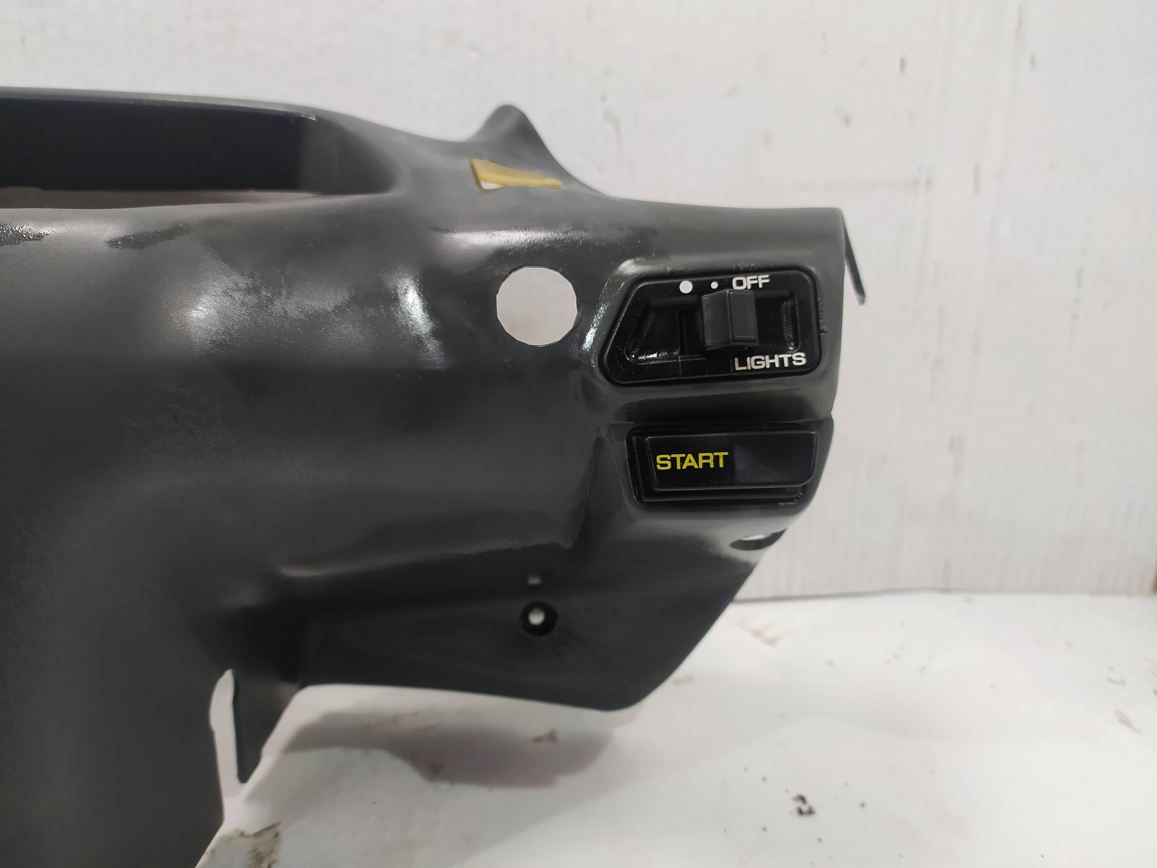 VERKLEIDUNG ARMATURENBRETT HINTERE LENKERABDECKUNG PEUGEOT SV 50 1998 (AM696)