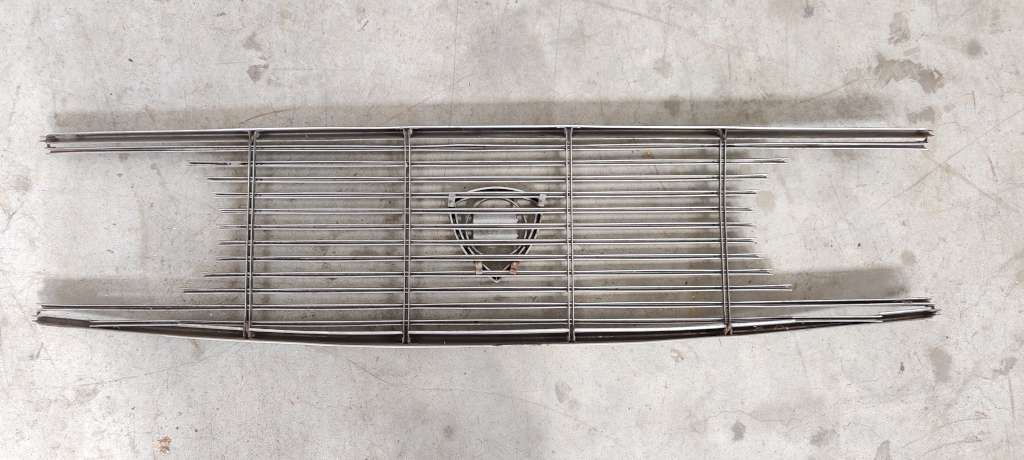 GRILLE DE RADIATEUR AVANT D'ORIGINE À CONTRÔLER LANCIA FULVIA BERLINA 2ème SÉRIE (FH864)