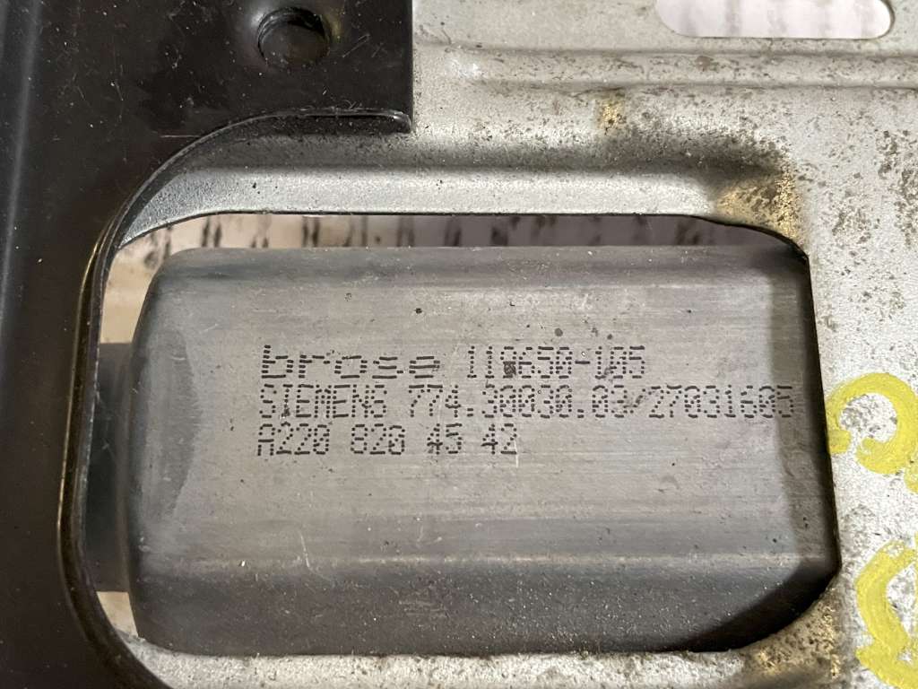 LEVE-VITRE AVANT DROIT MERCEDES C 220 SIEMENS 774 30030 03 (LB2GIO)