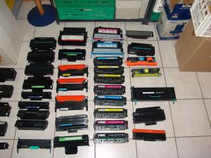 LOTTO STOCK TONER ESAURITI PER STAMPANTI LASER HP LEXMARK SAMSUNG EPSON