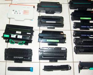 LOTTO STOCK TONER ESAURITI PER STAMPANTI LASER HP LEXMARK SAMSUNG EPSON