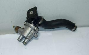 VALVOLA TERMOSTATICA CON TAPPO RADIATORE THERMOSTATIC VALVE WITH RADIATOR CAP MOTO YAMAHA FAZER 600 ANNO 1998 2001