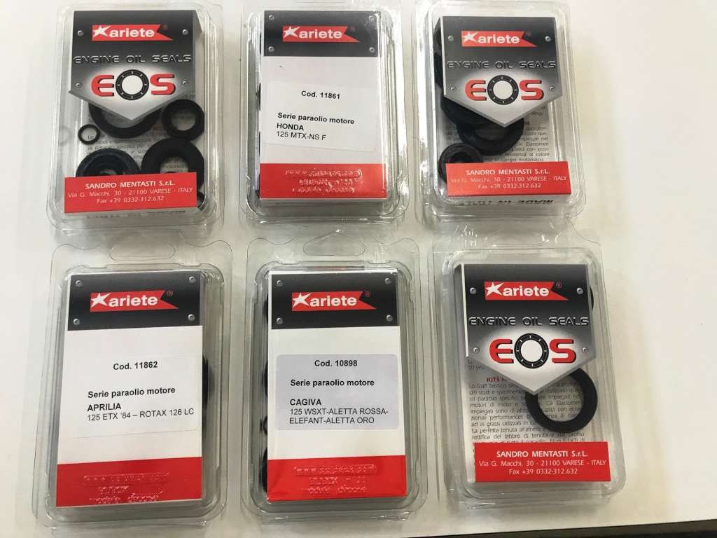 KIT PARAOLI MOTORE ENGINE OIL SEAL ARIETE GILERA GIUBILEO 98-124CC COD.05886